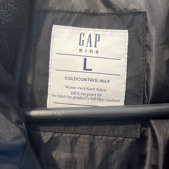 GAP Boys Puffer Jacket with hood!! - Picture 3 of 5